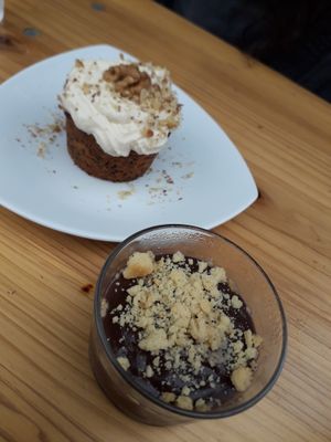 Carrot cake and chocolate pudding at La Bouche du Trois Pièces  in Rouen