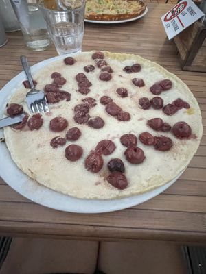 Vegan kersen pannenkoek   at De Pannekoekenbakker in Oostkapelle