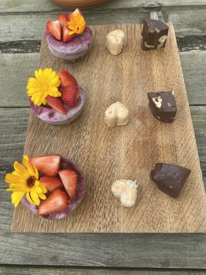 Fifth round of the high tea: Blueberry cheesecake, coco bites and chocolate fudge. at Theetuin Het Kaslokaal in Oostkapelle