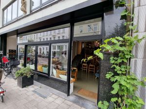 Front and entrance at Circus Restaurant in Antwerpen