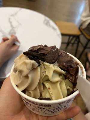 Vegan 🌱 pistachio, chocolate, snickers   at YOMG in Cairns