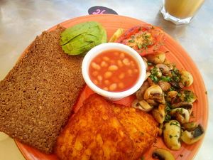 Vegan breakfast at Mo's Diner in Ir-rabat Ghawdex
