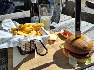 Vegaburger at De Berkenplas in Schiermonnikoog