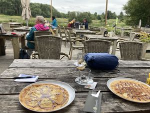 Fijne plek voor een pannenkoek    at De Berkenplas in Schiermonnikoog