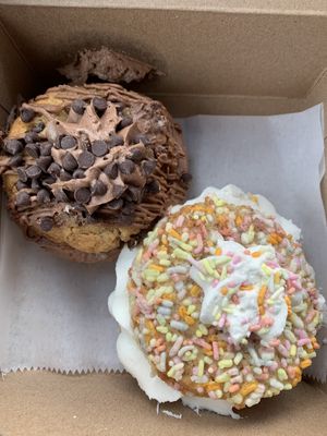 Cookie Sandwiches 🤤 (chocolate and vanilla) at Emy Delights & Bites - Pop Up in Hyde Park