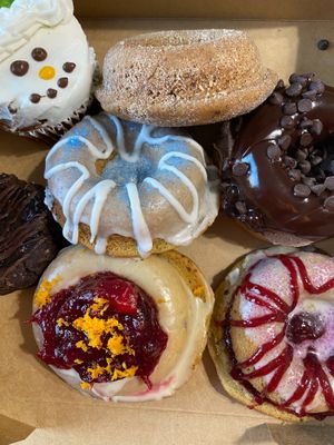 winter donuts and cupcakes at Emy Delights & Bites - Pop Up in Hyde Park