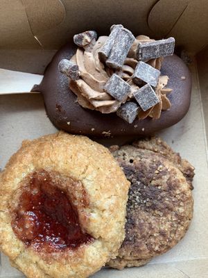 More delicious cookies, including one that looks like an ice cream bar - how fun, right? at Emy Delights & Bites - Pop Up in Hyde Park