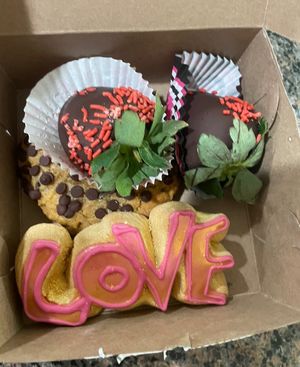 Assorted Valentine’s Day desserts! ❤️  at Emy Delights & Bites - Pop Up in Hyde Park