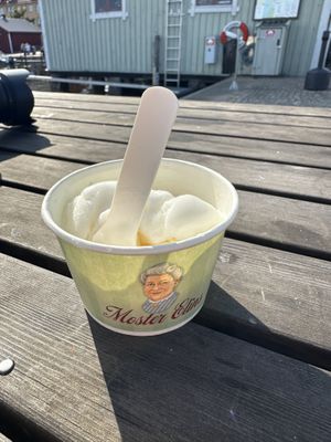   at Moster Elins Glass in Hjo