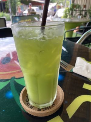 Green juicee  at Juice From Mars in Takua Pa