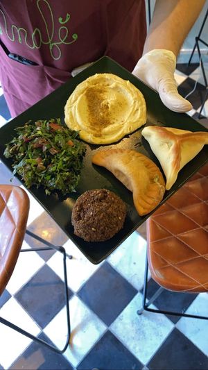 Plat végétarien  at La Maison du Knafé in Paris