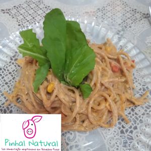 Macarrão com legumes salteados ao molho branco (opções ovolactas e veganas) at Pinhal Natural in Balneario Pinhal