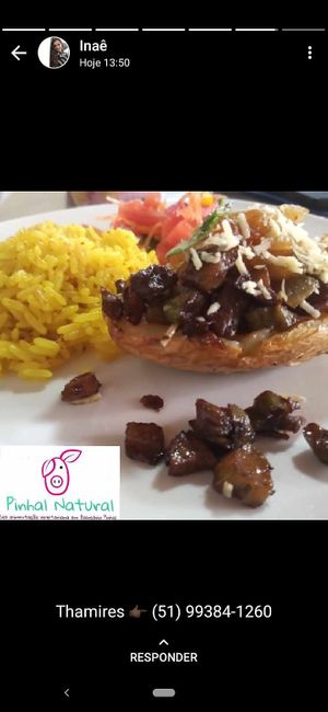 Batata recheada com "bacon" vegetal do talo de brócolis at Pinhal Natural in Balneario Pinhal