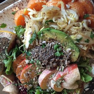 Raw salad at Sol Semilla in Paris