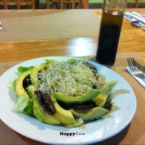 Portobello mushroom and avocado salad at Arbol de la Vida in Guatemala City