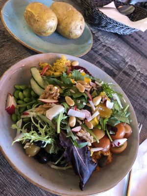 Deluxe vegan bowl with potato  at La Casa in Luebbenau
