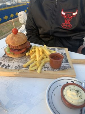 vegan burger & fries at Boat House Bar in Mallorca