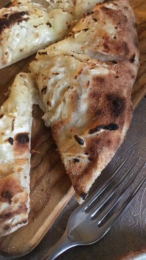 Focaccia con ajo y queso vegano at Sapori D'Italia in Santa Pola