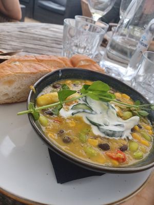 Vegan curry with bread at Noderstraun in Schiermonnikoog