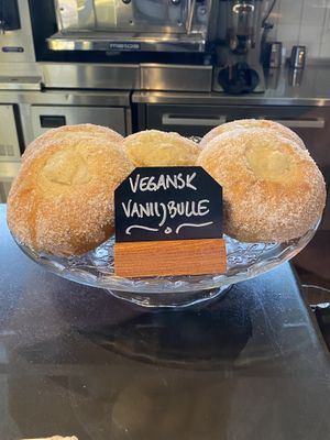 BRUTALA vaniljbullar! Otroligt goda!  at Café Zorn in Mora