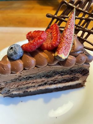 Ljuuuuuuvlig chokladtårta! at Café Zorn in Mora