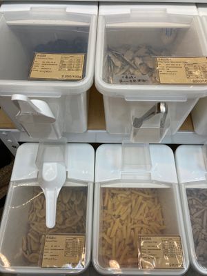 Fruit and veggie chips at Zero Living 零居 - Líng Jū in New Taipei City