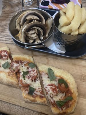 Flatbread, mushrooms, and chips  at The Rabbit Hotel in Templepatrick