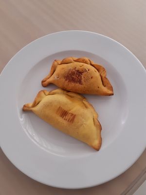 Humita & cheeseburger at Las Muns  in Malaga