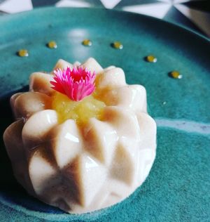 Pana cotta coco ananas at Le Métïs Végétal in Thiais