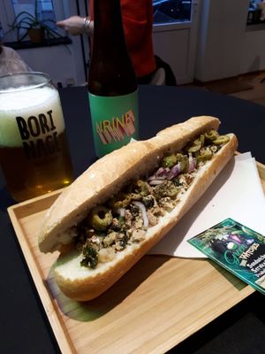 Urine IPA and Papa Legba Sandwich - the one with banana chutney at Green Witches in Mons