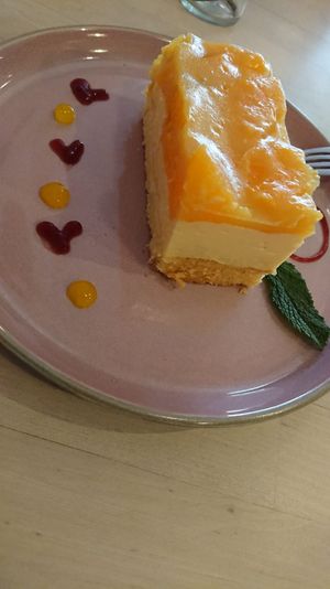 Inexpensive clementine cake (3 euro!) at Glückstein in Mannheim
