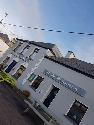 Lovely staff at Fisherman's Bar in Portmagee