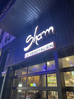 On ne peut passer à coté. #Veganuary at Sham - Mont Royal in Montreal