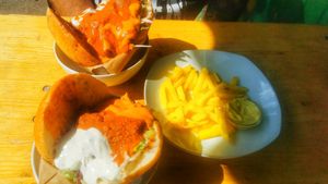 Zwei Whöner im Brot und die "kleine" Portion Pommes at Veganbar in Bremen