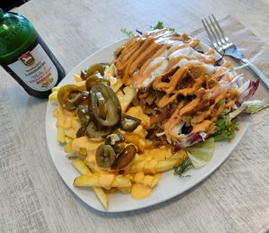 Whönerteller mit Pommes at Veganbar in Bremen