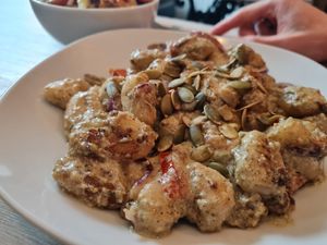 Gnocchi mit Kürbiskernpesto at Veganbar in Bremen
