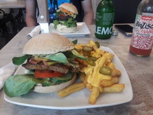 Peachburger at Veganbar in Bremen