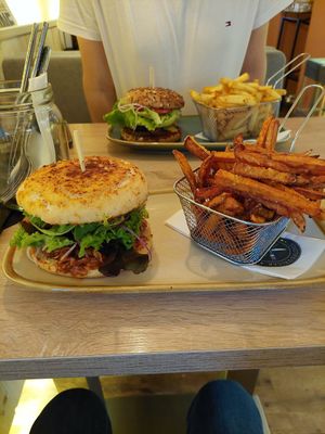 Jackfruit Burger with sweet potatoe at Stadtheuriger in Mariazell