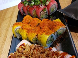 7) FIERY PHILLY ROLL (SOY-FREE)
Jalapeno Tempura, Vegan Sundried-Tomato Cheese, Avocado, Cucumber, Malina's Sweet Mango, Shichimi -- how do they do it? sooo tasty at Wellness Sushi in Denver