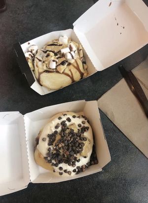 Vegan cinnamon rolls with different toppings from Cinnaholic #Veganuary at Cinnaholic in Dunwoody