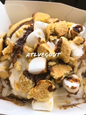 Cinnamon roll at Cinnaholic in Dunwoody