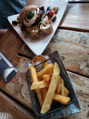 the vegan spicy burger with chips at De Zeemeeuw in Noordwijk