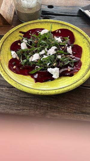 Bieren carpaccio met vegan kaas  at De Zeemeeuw in Noordwijk