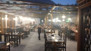 Res at 3 Pigs in Rhodes