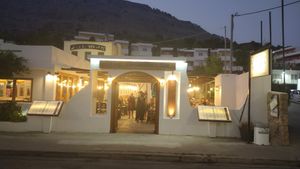 Entrance at 3 Pigs in Rhodes