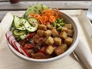 Tempeh Poke Bowl  at Vegamare in Alghero