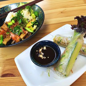 Sommerrollen und Superbowl at Veganese Quan Chay in Leipzig
