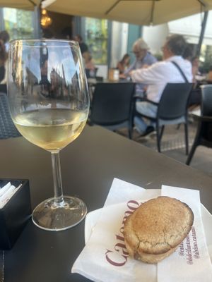 Wine and vegan pasticiatto  at Caffè Alvino in Lecce