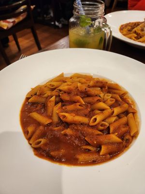 Napolitana at 8 Sisters Cafe & Grill in Bendigo