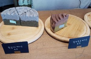 Cakes with thick frosting at Thanks Vegan in Gyeonggi-do